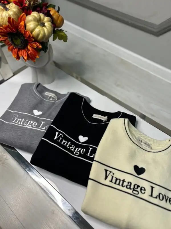 Пуловер "Vintage love" - снимка 2